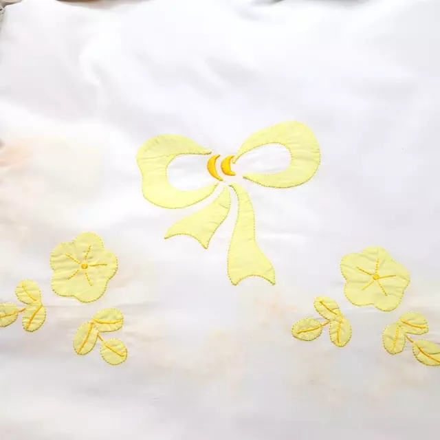 Vintage Tablecloth White Yellow Flower Bows Applique Hand Embroidery 85x70 Vintage Tablecloth White Yellow Flower Bows Applique Hand Embroidery 85x70