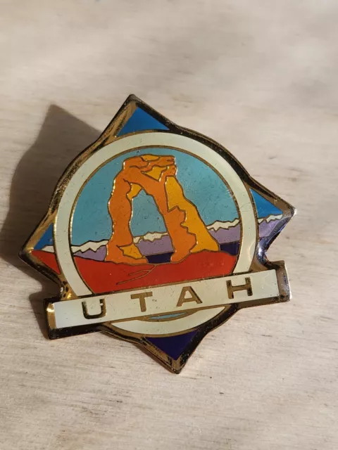 Utah USA VINTAGE Back Button B52