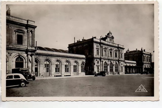 REIMS - Marne - CPA 51 - Gare - la gare photo des années 1950