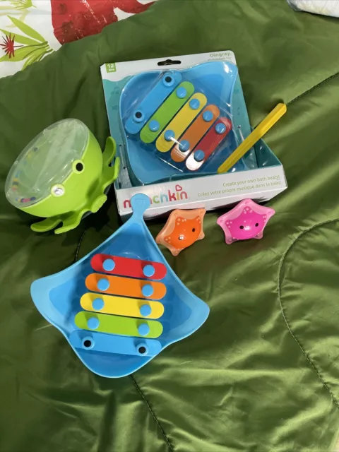 Munchkin Dingray Musical Bath Toy Set