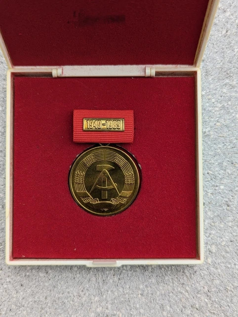 DDR ORDEN ABZEICHEN Medaille Ehrenmedaille zum 40. Jahrestag der DDR