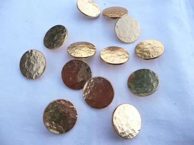 13 boutons anciens vintage en métal doré