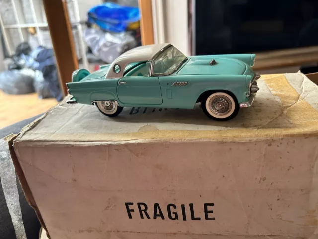 Franklin Mint B11KC32; 1/43rd scale 1956 Ford Thunderbird; Blue/white