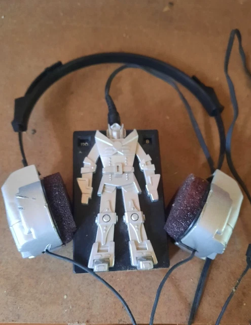 RARE RADIO SHACK TRANSISTOR AM RADIO w/ ROBOT HEADPHONES TRANSFORMERS UNTESTED