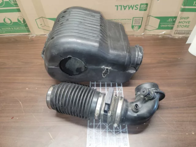 96-99 350/305 Vortec Chevy GMCTruck&Suv Air Intake FilterBox Tube Assembly OEM.