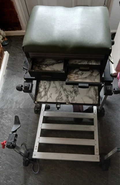 badger 3 drawer fishing seat box BADGER FISHING SEAT Box £40.00