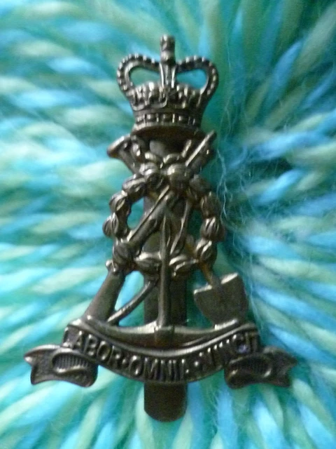 royal-pioneer-corps-casquette-badge-kc-labor-omnia-vincit-38-mm