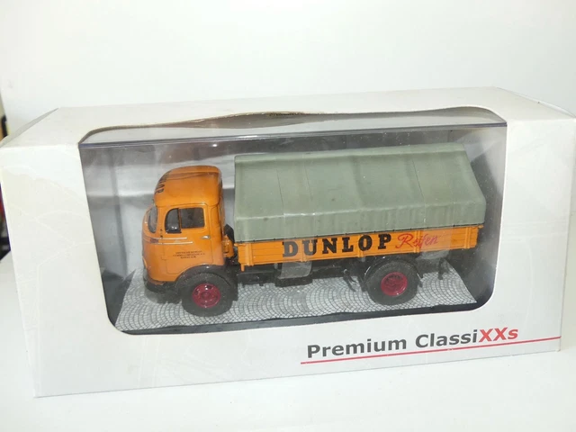 Maquette camion : Type intermédiaire MAZ-537G avec semi-remorque MAZ