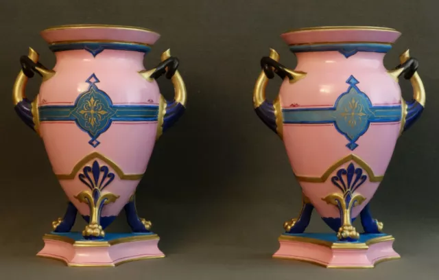 PAIRE DE GRANDS VASES A L'ETRUSQUE EN SEVRES XIXème - PAIR OF LARGE VASES 2