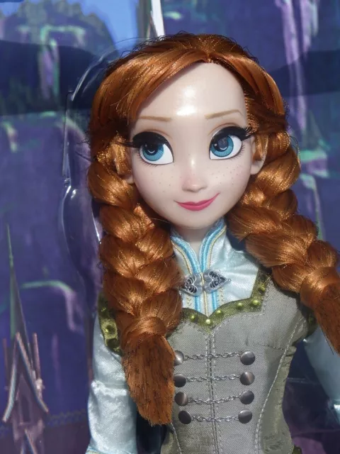 Poupée Anna avec pendentif gelé Disney Store