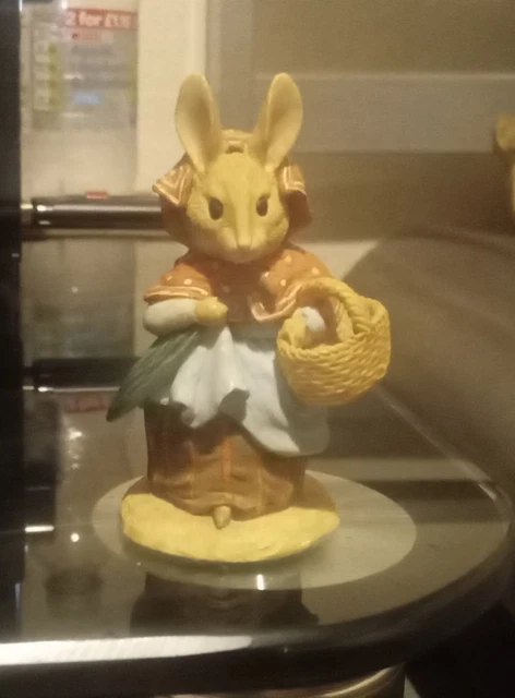 BORDER FINE ARTS Beatrix Potter Figurine Mrs Rabbit at work £9.73