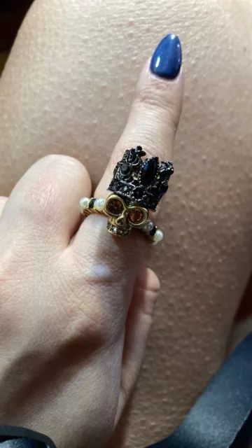 Alexander Mcqueen skull ring women preowned authentic Alexander Mcqueen skull ring women preowned authentic
