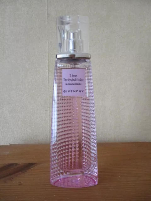 GIVENCHY LIVE IRRESISTIBLE Blossom Crush 50ml EDT missing box