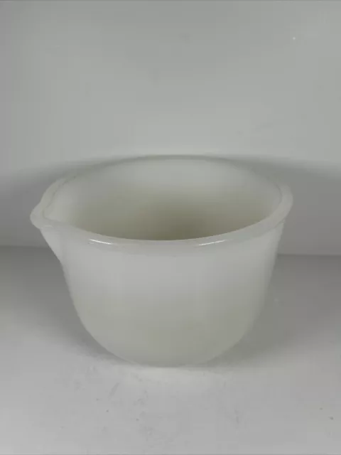 Vintage Sunbeam Mixing Bowl #14 Glasbake Pour Spout White EUC Bowl With Spout