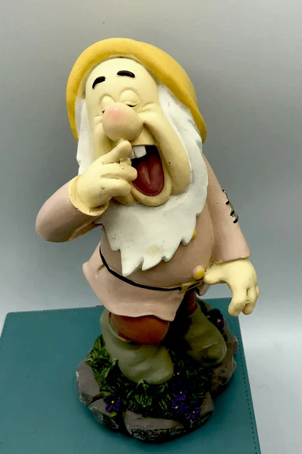 RARE Disney Snow White Dwarf Dwarves 9" Garden Statue Figurine Sneezy Nice RARE Disney Snow White Dwarf Dwarves 9" Garden Statue Figurine Sneezy Nice
