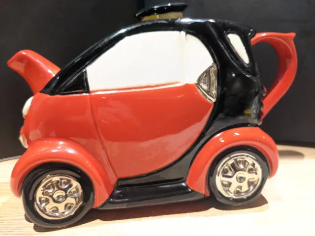 Swineside Tea potter Ceramic Smart Car for two, Black & Red TEAPOT Decorative