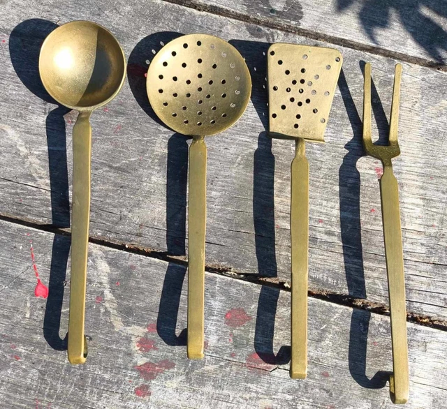 Couverts De Service Anciens En Laiton Et Bois - Hauteur 25 Cm, état D'exception