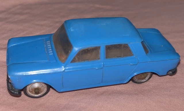 Norev n° 63 VOLKSWAGEN 1500 VW orange jamais joué en boîte 1/43