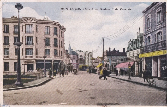 Carte postale ancienne postcard MONTLUCON boulevard de Courtais chapeau guy éc.