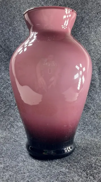 Laslo For Mikasa Style Art Glass Vase Mauve/White two layer hand blown Ombre
