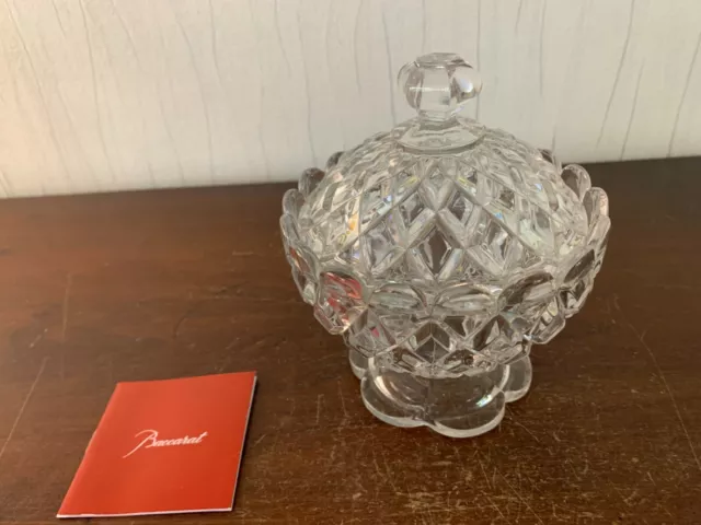 Boite sucrier en cristal de Baccarat