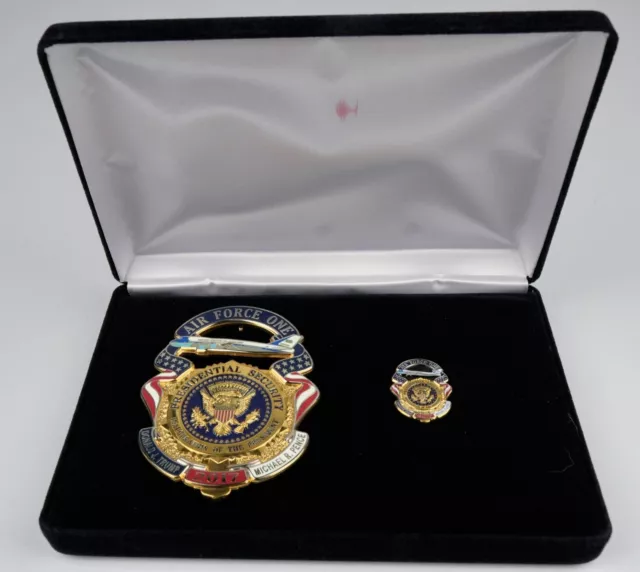 Rare 2017 Donald Trump Air Force One Presidential Inauguration Badge & Pin Boxed