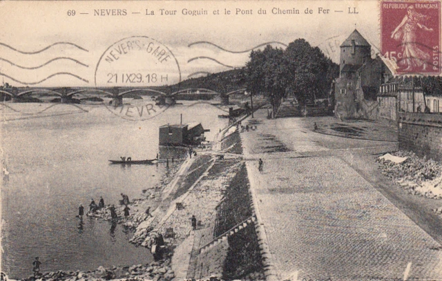 NEVERS 69 LL la tour goguin et le pont du chemin de fer timbrée 1929