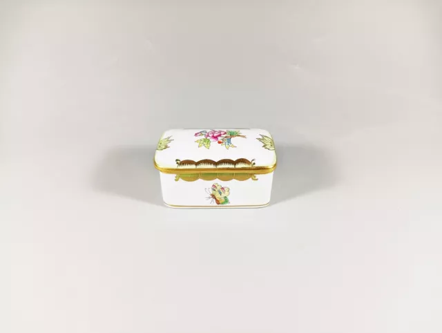 Herend, Victoria (Vbo) Trinket Box, Handpainted Porcelain ! (B118)