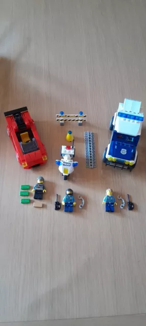 LEGO CITY 60007 : LA COURSE POURSUITE DE LA POLICE SPECIALE :   100% complet