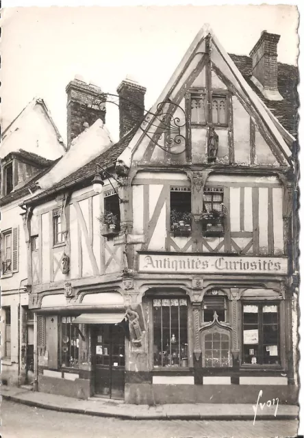 Compiegne ... La Vieille Cassine .. Rue Des Lombards