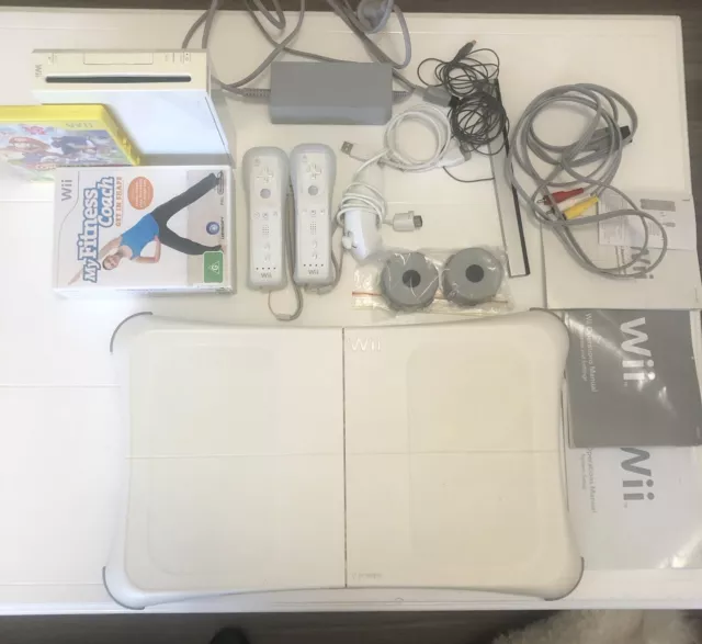Nintendo Wii Bundle Console 4 Wii Fit Games Controllers + Accessories PAL VGC