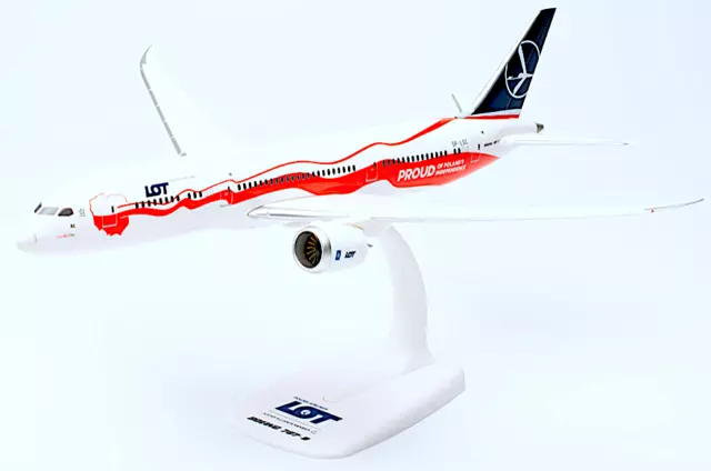 Lot Polish Airlines Boeing 787-9  Plastic Aircraft Model 1/200 Herpa 613781