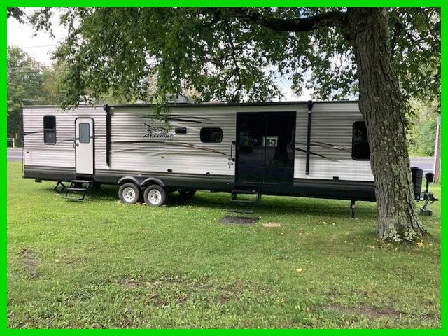 2018 Jayco Jay Flight 38FDDS 2 Slides 1 Awning 2 AC Units Sleeps 8 All Season 2018 Jayco Jay Flight 38FDDS 2 Slides 1 Awning 2 AC Units Sleeps 8 All Season