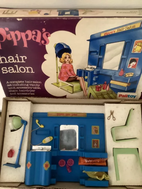 Vintage  1970s Palitoy Pippa doll Hair salon boxed set