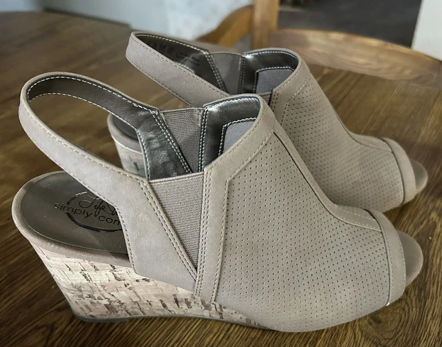 Ladies Life Stride Camilla wedge heels size 7.5