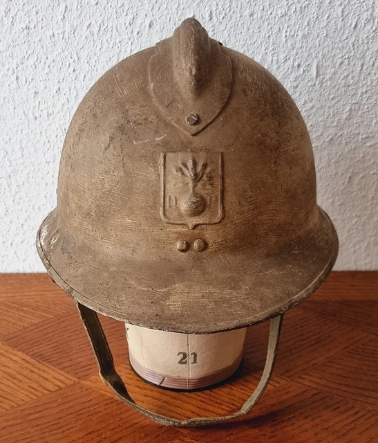 Originaler, alter französischer Stahlhelm - Adrian - braun mit Innenfutter - WW2