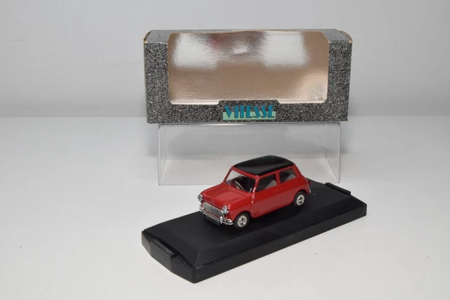 WELLY, MINI Cooper Hatch 2014 Rouge et noir, échelle 1/18, WEL18050ROUGE