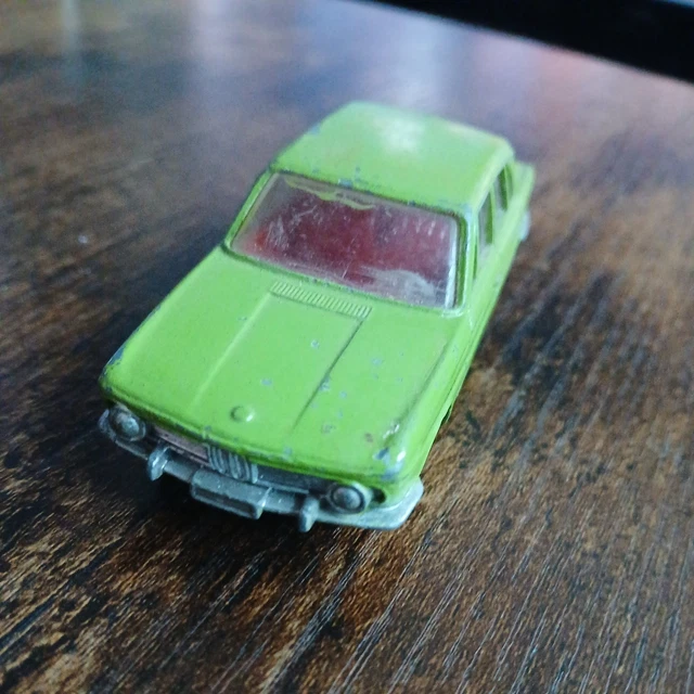 VOITURE MINIATURE RENAULT 4L Dinky Junior Verte En Metal EUR 50,00