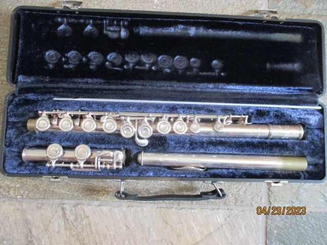 Artley 18-O  flute with hard case. Made in USA