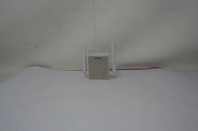 UNTESTED FOR PARTS NETGEAR EX6120 WiFi Range Extender 1200 Mbps (OFFERS WELCOME)