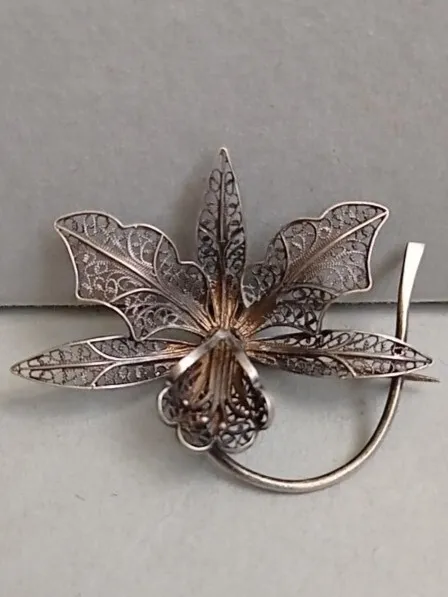 Ancienne Broche Argent Massif Filigrané Fleur d'Orchidées Poinçons