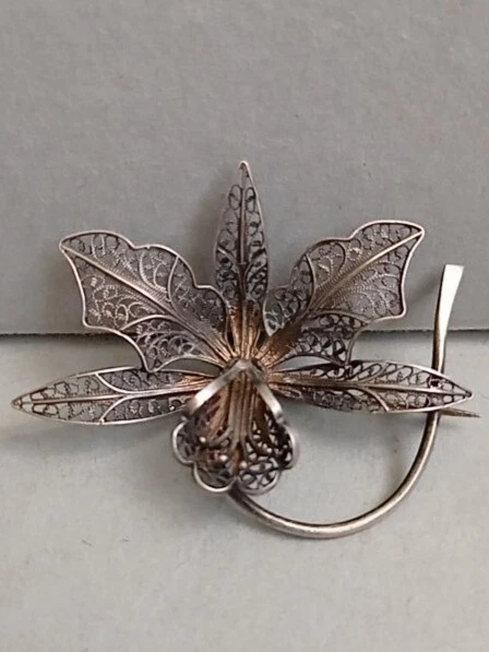 Broche ancienne en argent 925 orchidée en filigrane