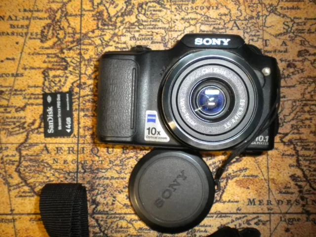 Sony DSC H20 10,1 megapixel fotocamera digitale con accessori vari