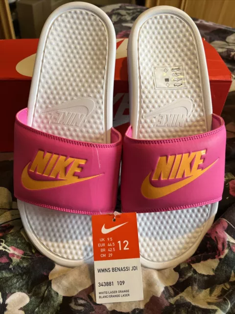 Ladies nike sales benassi sliders