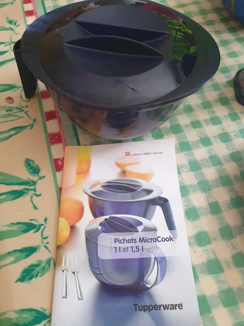 TUPPERWARE bol batteur mélangeur bleu 650 ML + couvercle NEUF 1 • EUR 10,00