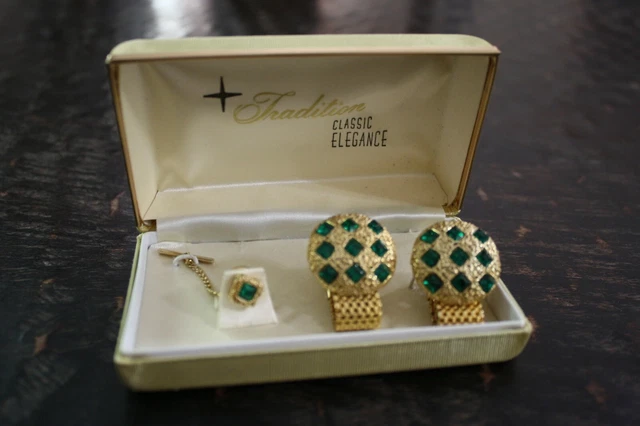 Vtg Gold Tone Unbranded Faceted Green Stone Mesh Wrap Cufflinks Tie Tack SET BOX