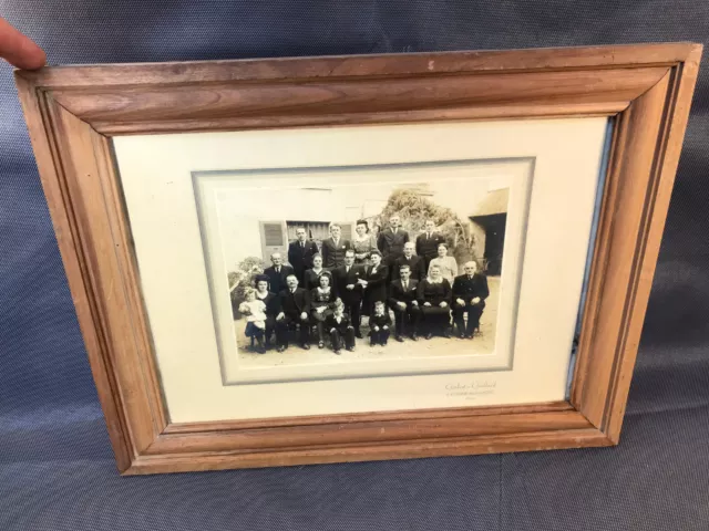 Ancien cadre photo en bois avec vitre et photo de famille début 20ème vintage