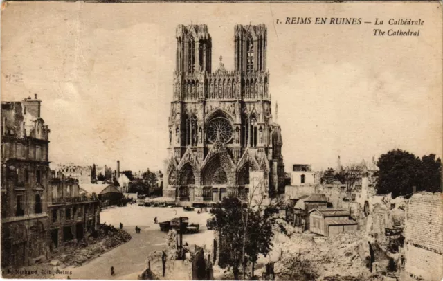 CPA AK Militaire REIMS en Ruines (361618)