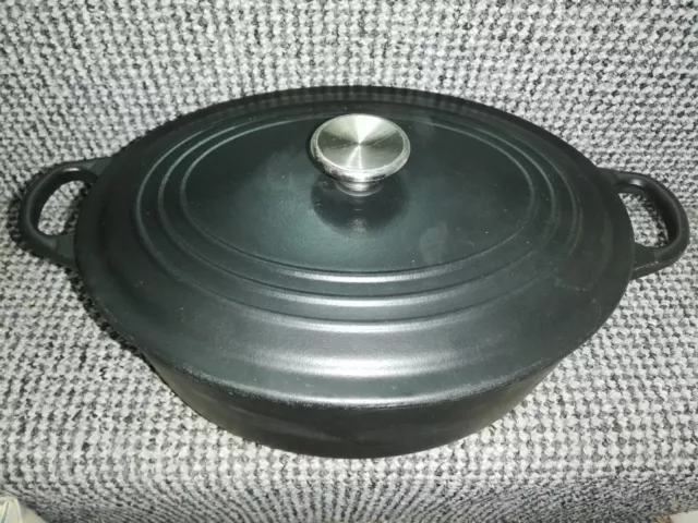 Le Creuset Black Satin signature Cast Iron Oval 29cm 4.9L Casserole Dish used