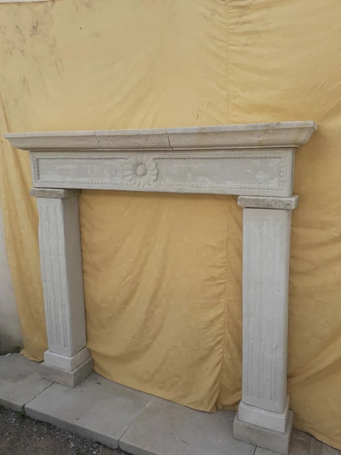 Cornice Da Camino In Pietra